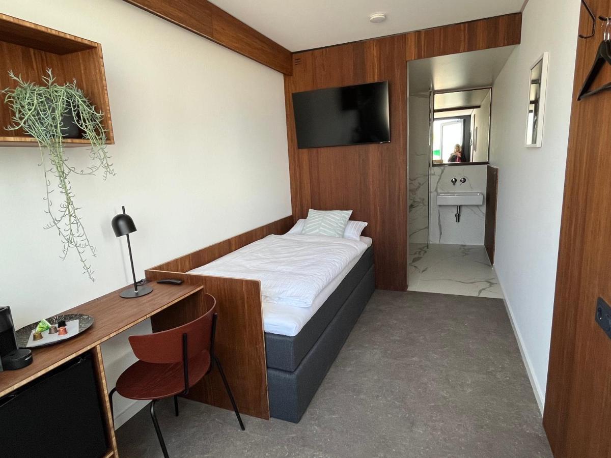 Tin Inn - Hueckelhoven - Das Hotel Aus Hochwertig Ausgebauten Ueberseecontainern Zewnętrze zdjęcie