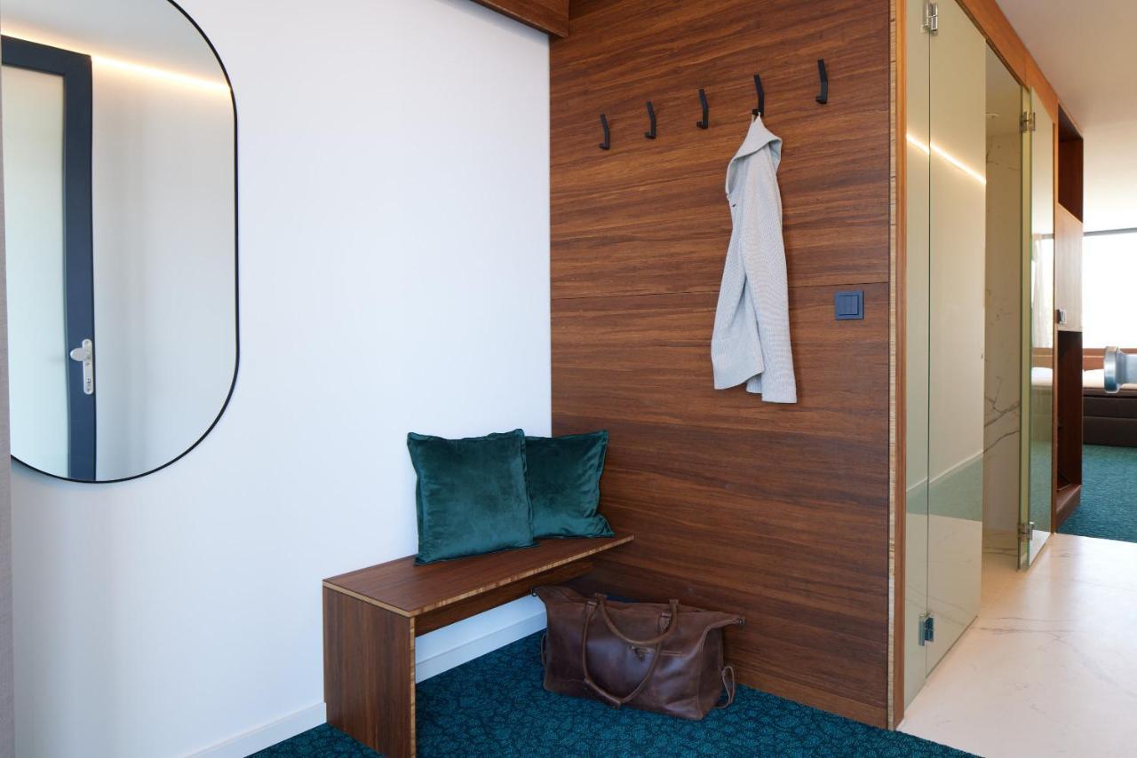 Tin Inn - Hueckelhoven - Das Hotel Aus Hochwertig Ausgebauten Ueberseecontainern Zewnętrze zdjęcie
