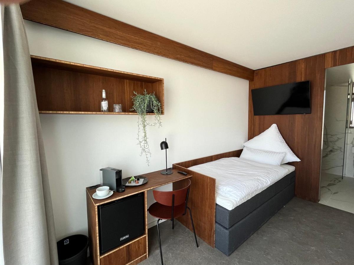 Tin Inn - Hueckelhoven - Das Hotel Aus Hochwertig Ausgebauten Ueberseecontainern Zewnętrze zdjęcie