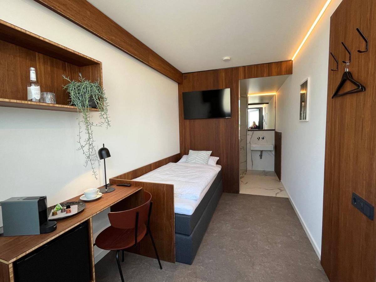 Tin Inn - Hueckelhoven - Das Hotel Aus Hochwertig Ausgebauten Ueberseecontainern Zewnętrze zdjęcie