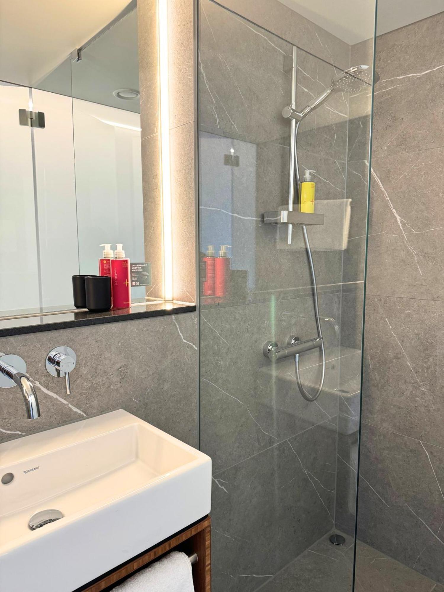 Tin Inn - Hueckelhoven - Das Hotel Aus Hochwertig Ausgebauten Ueberseecontainern Zewnętrze zdjęcie